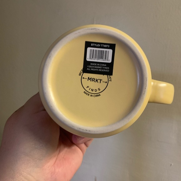 Yellow smiley face mug - Picture 3 of 3